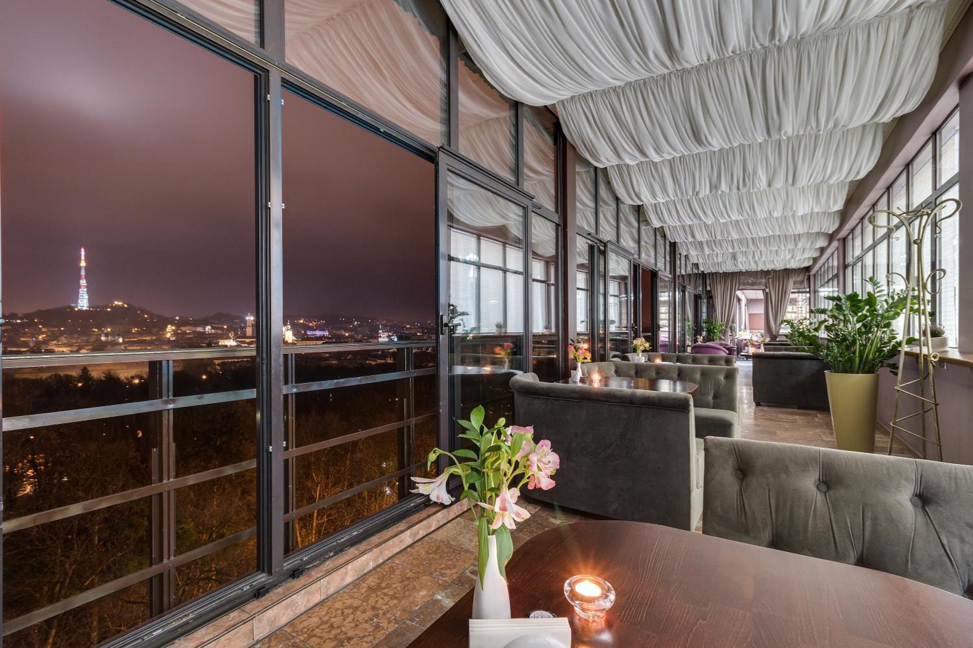 Premier Hotel Dnister Lviv Exterior foto