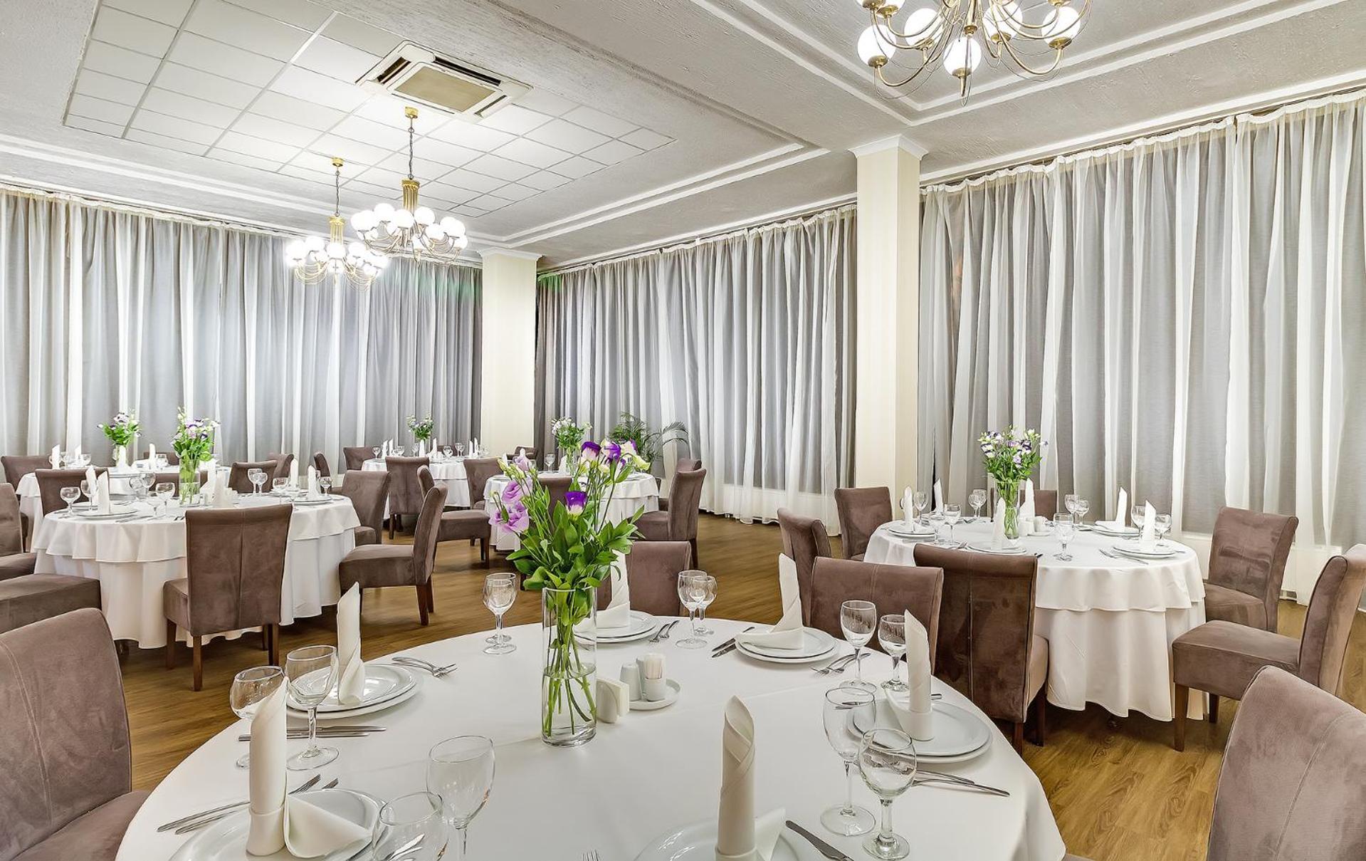 Premier Hotel Dnister Lviv Exterior foto