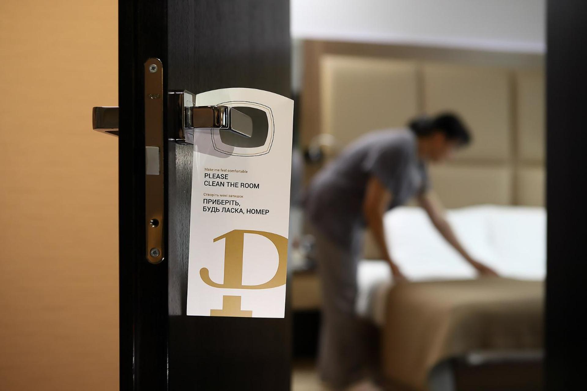 Premier Hotel Dnister Lviv Exterior foto
