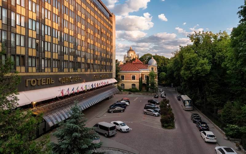 Premier Hotel Dnister Lviv Exterior foto