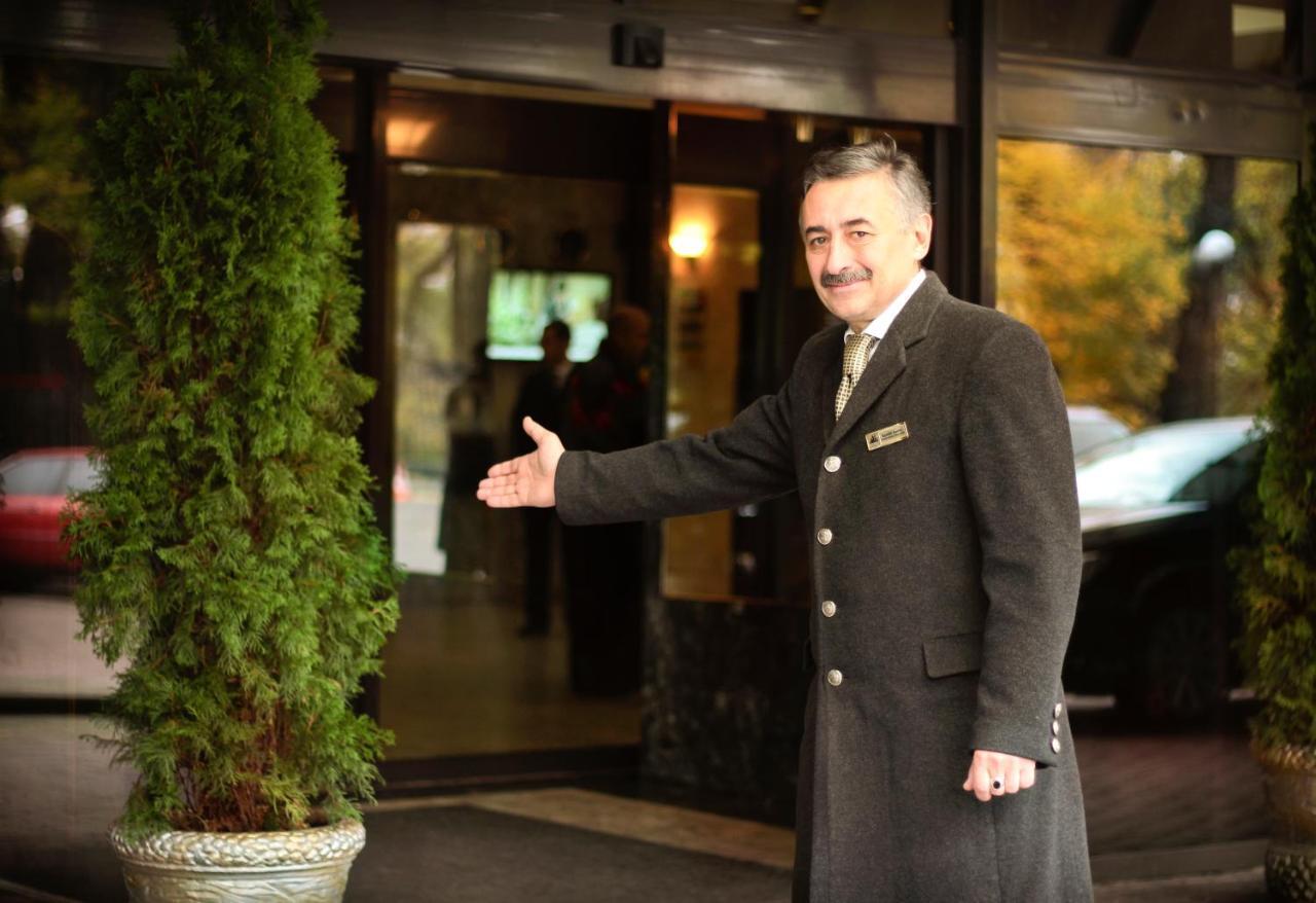 Premier Hotel Dnister Lviv Exterior foto
